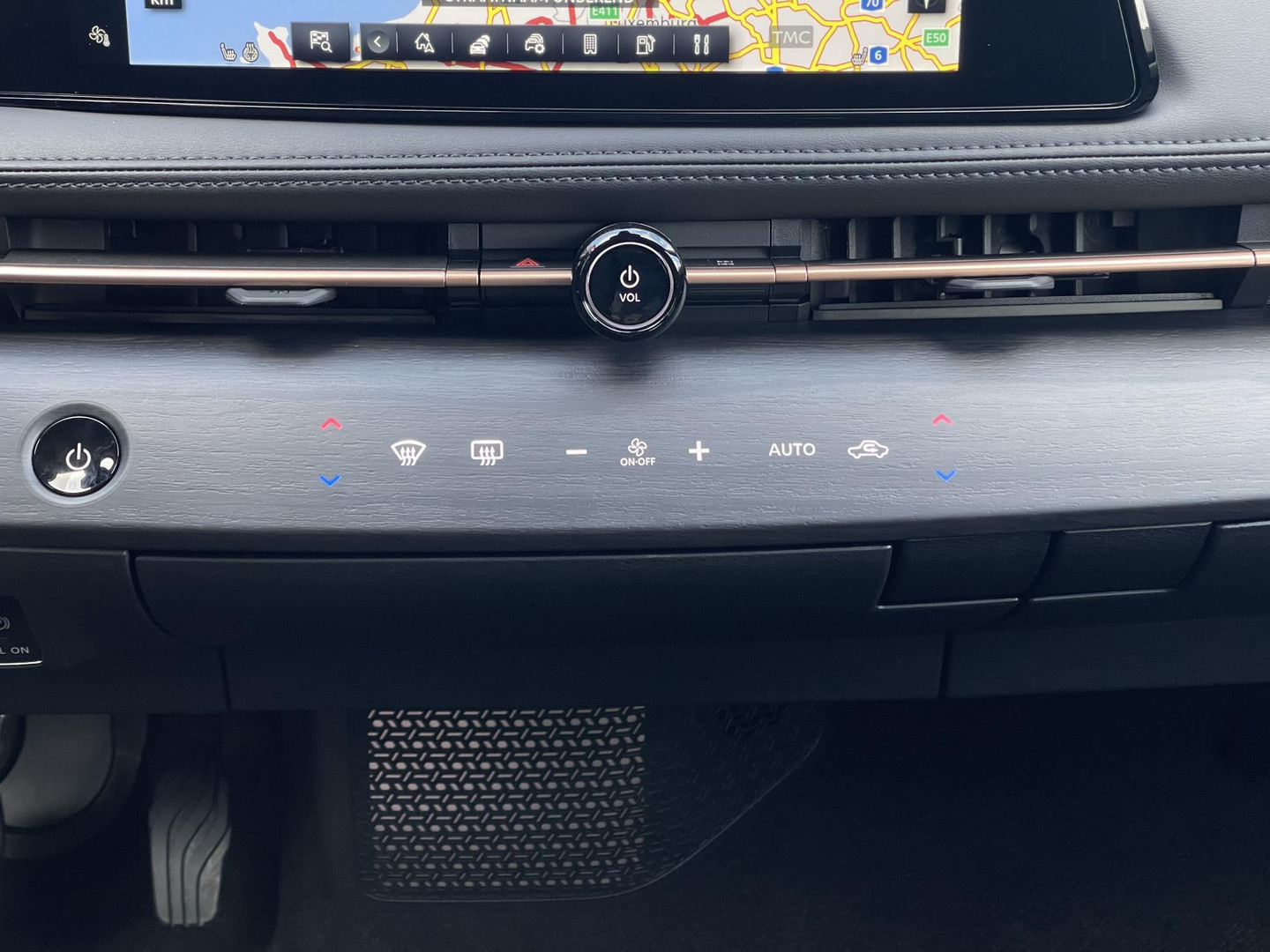 Nissan Nissan