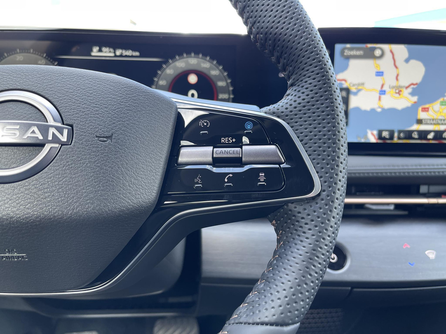 Nissan Nissan