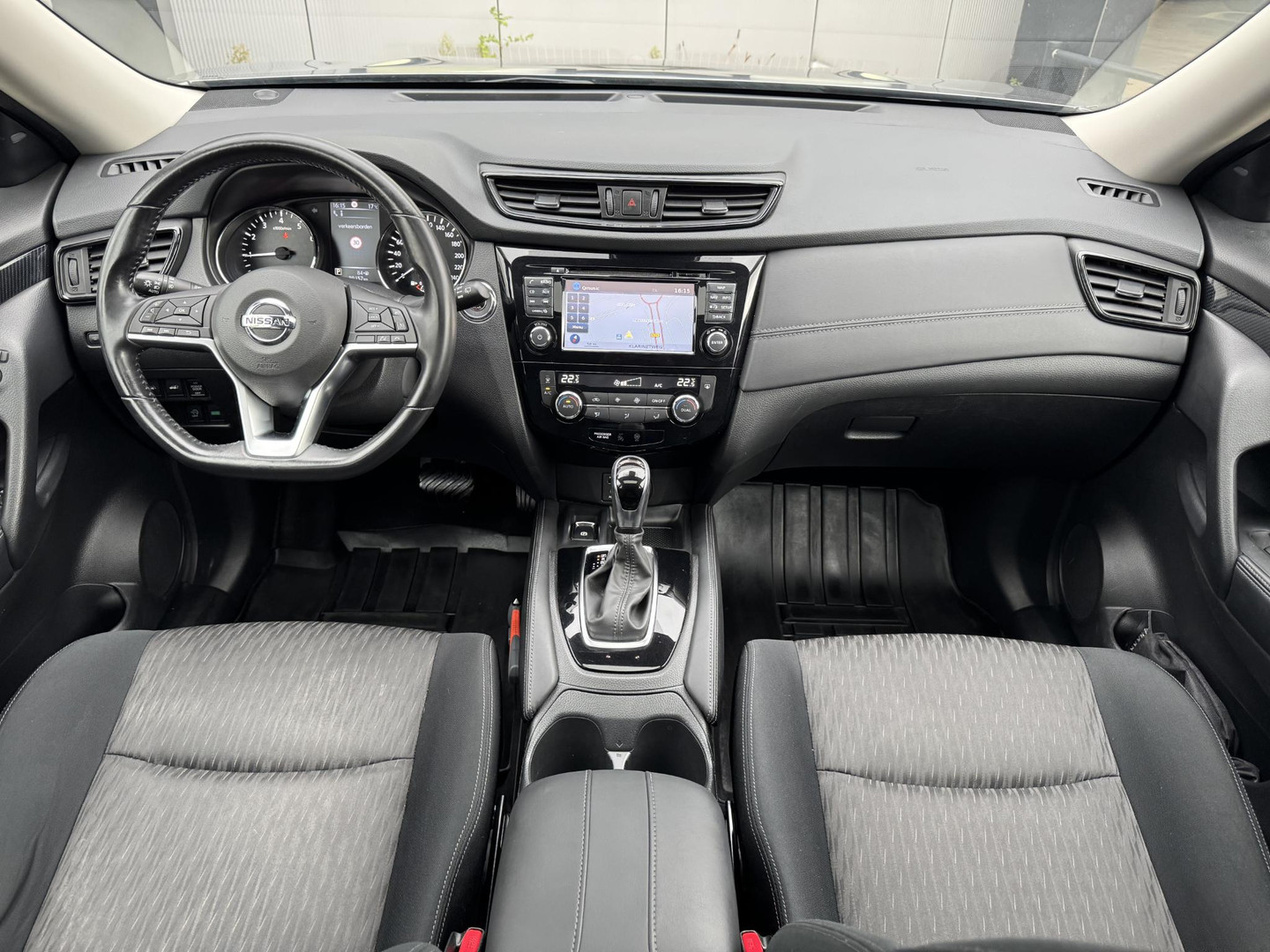 Nissan Nissan