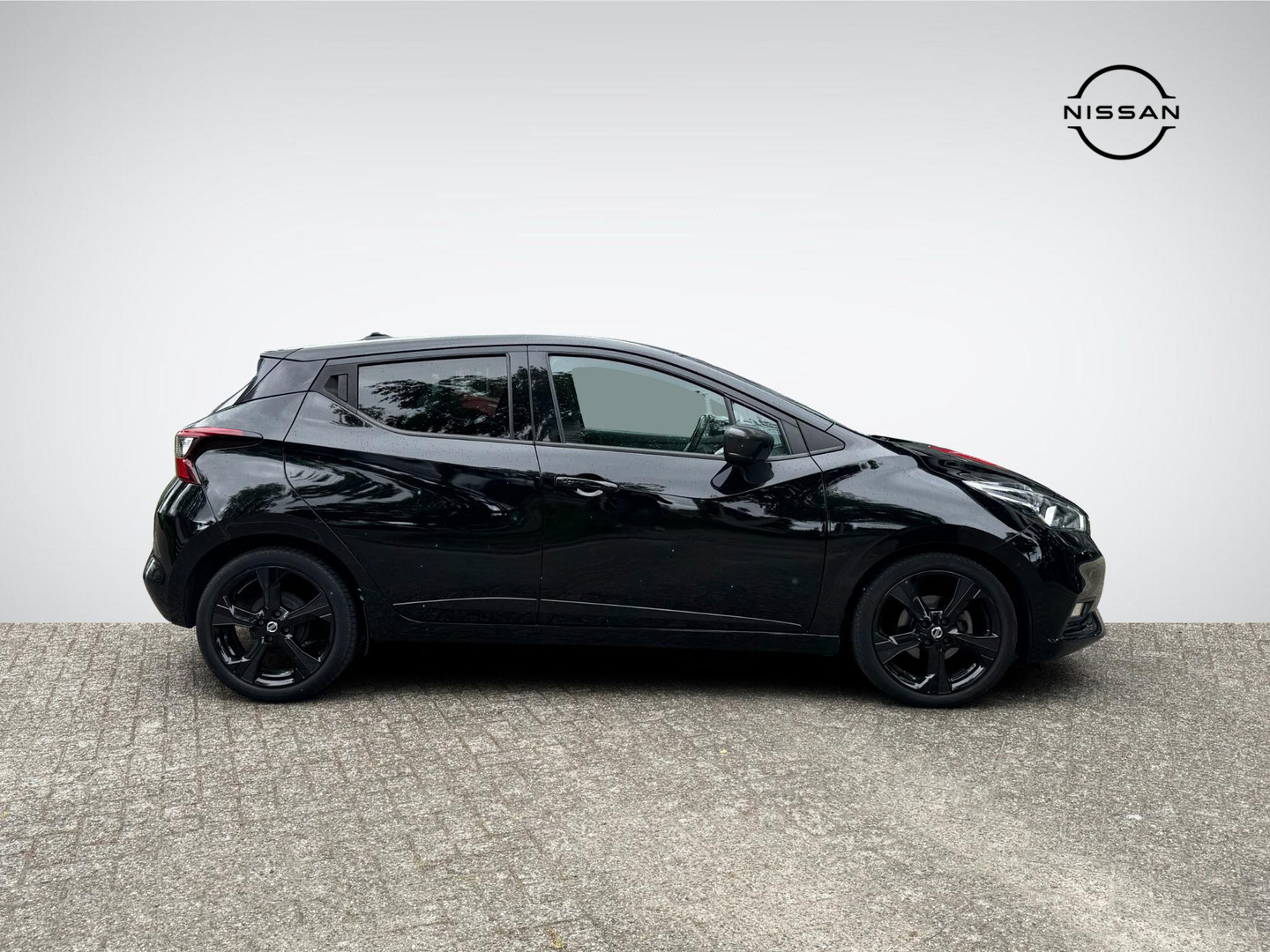 Nissan Nissan