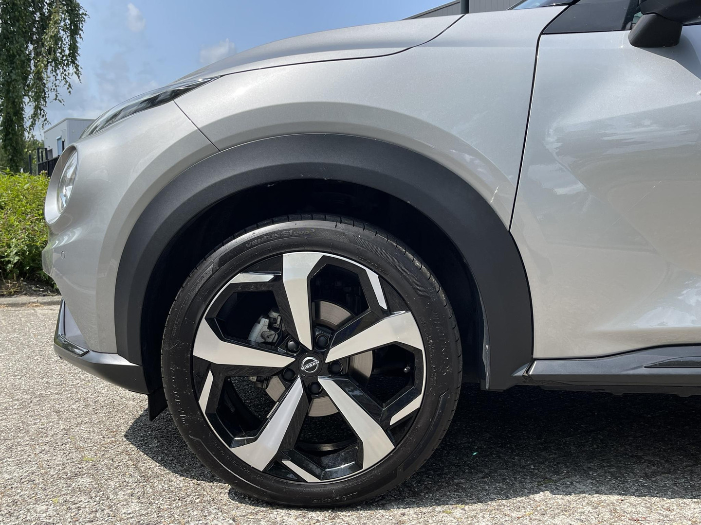 Nissan Nissan