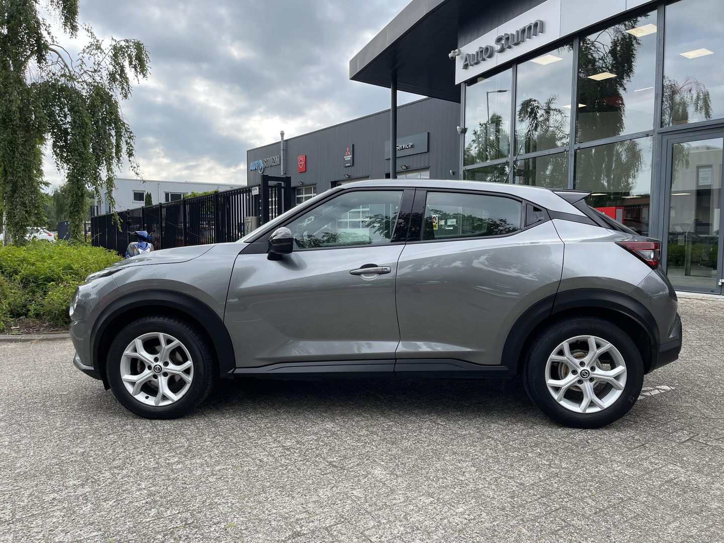 Nissan Nissan