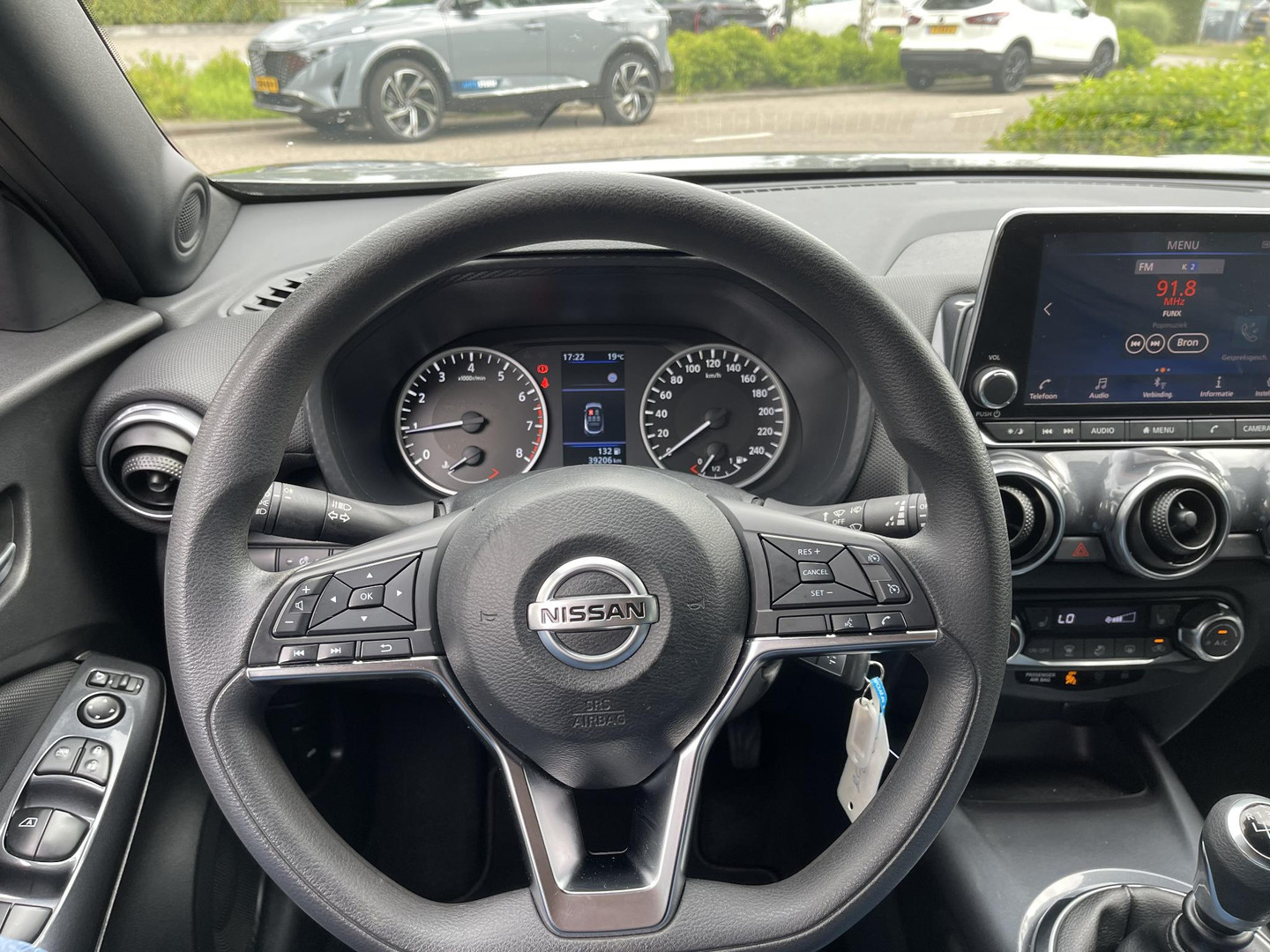 Nissan Nissan