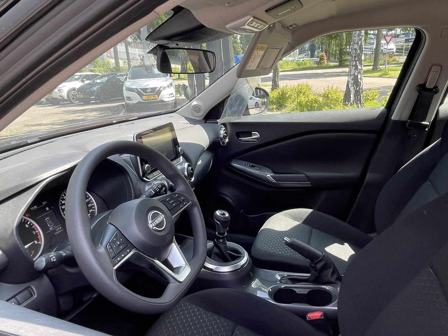 Nissan Nissan