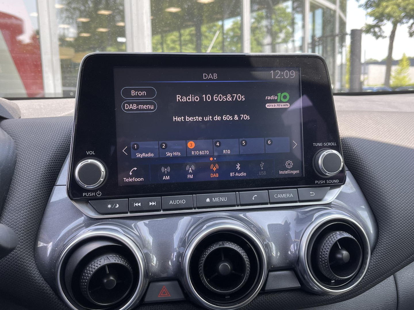 Nissan Nissan
