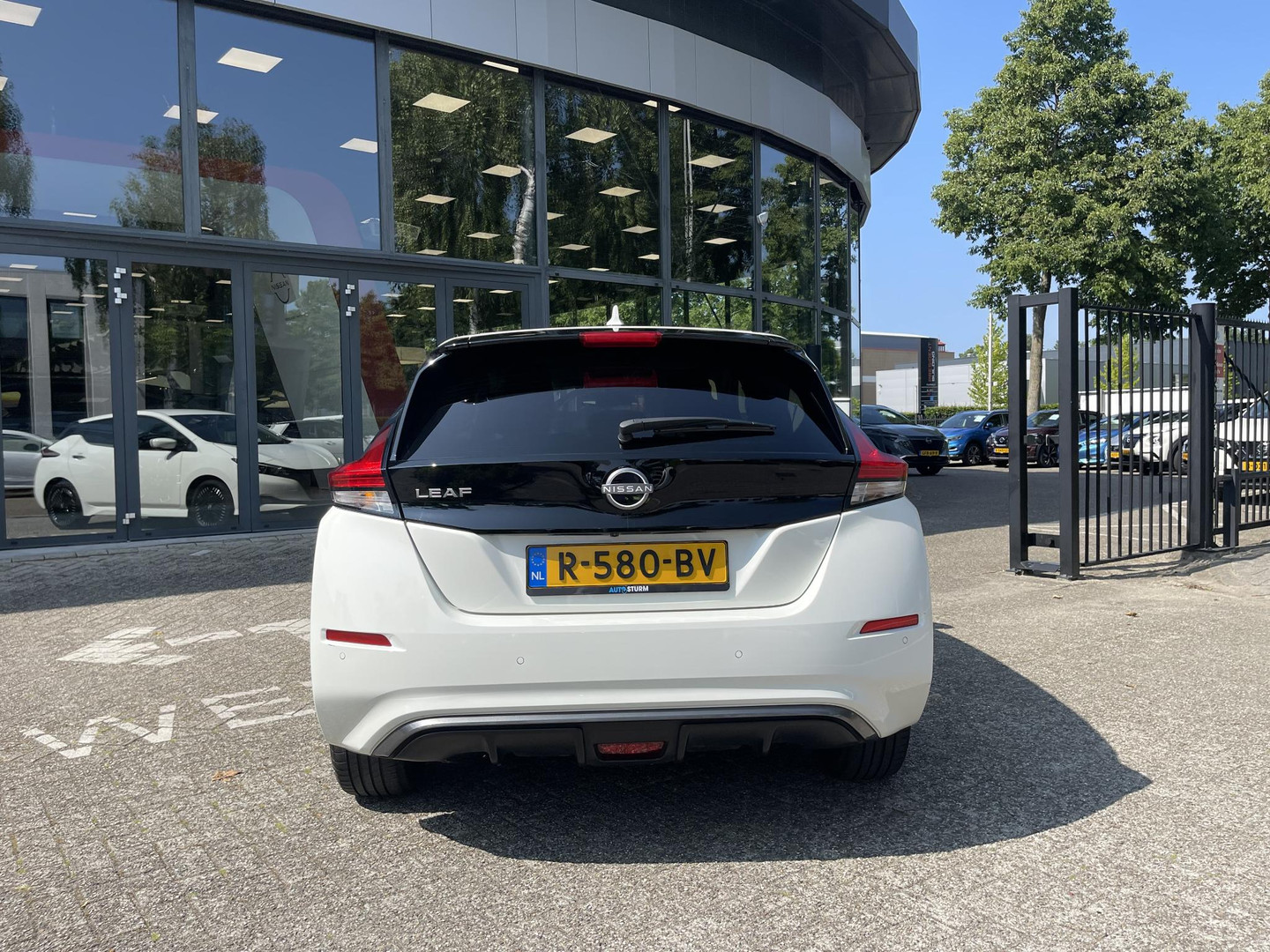 Nissan Nissan