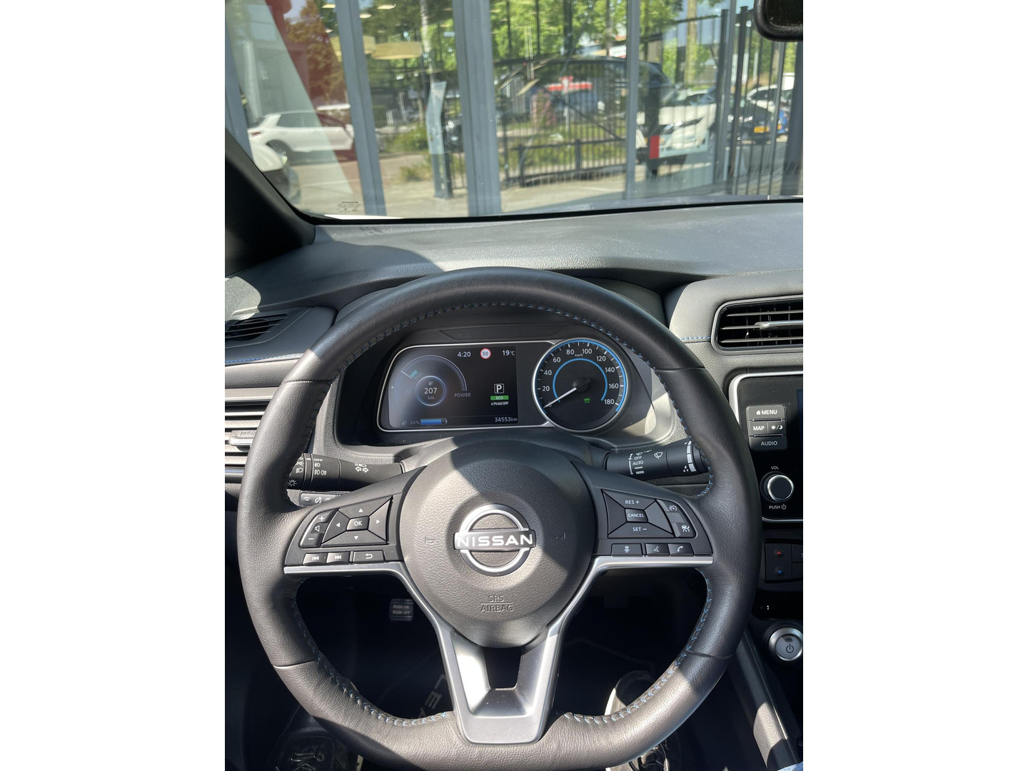 Nissan Nissan