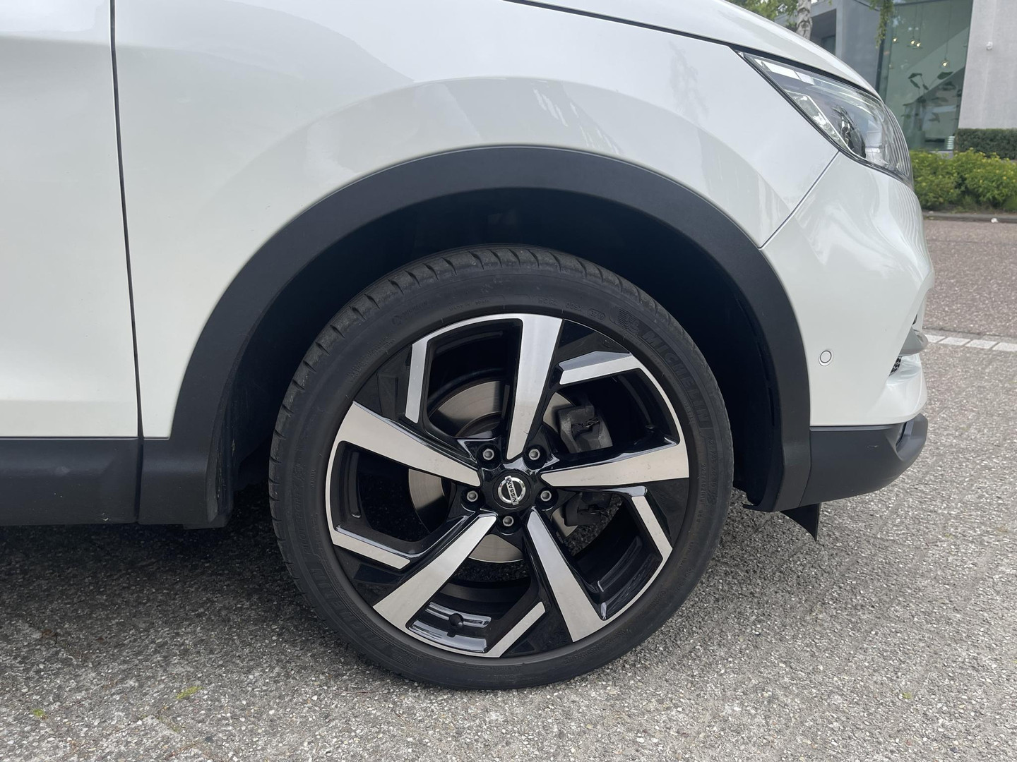 Nissan Nissan