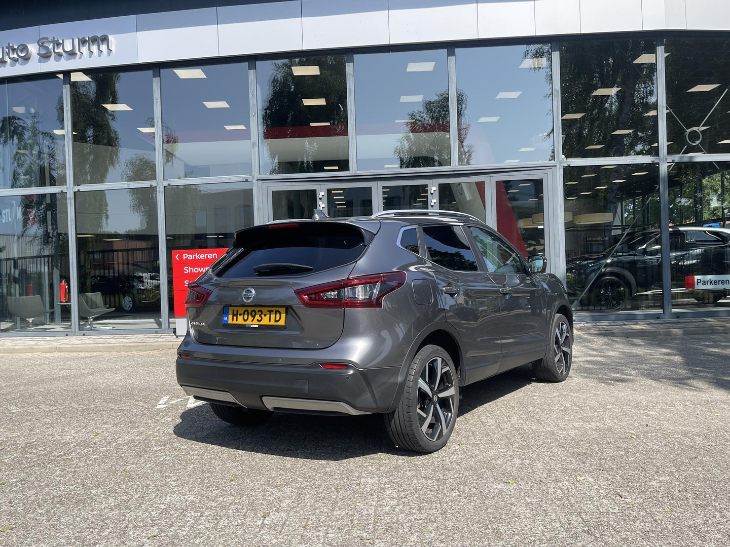 Nissan Nissan
