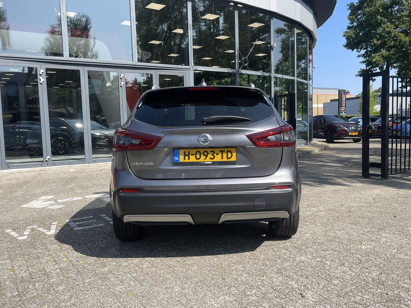 Nissan Nissan