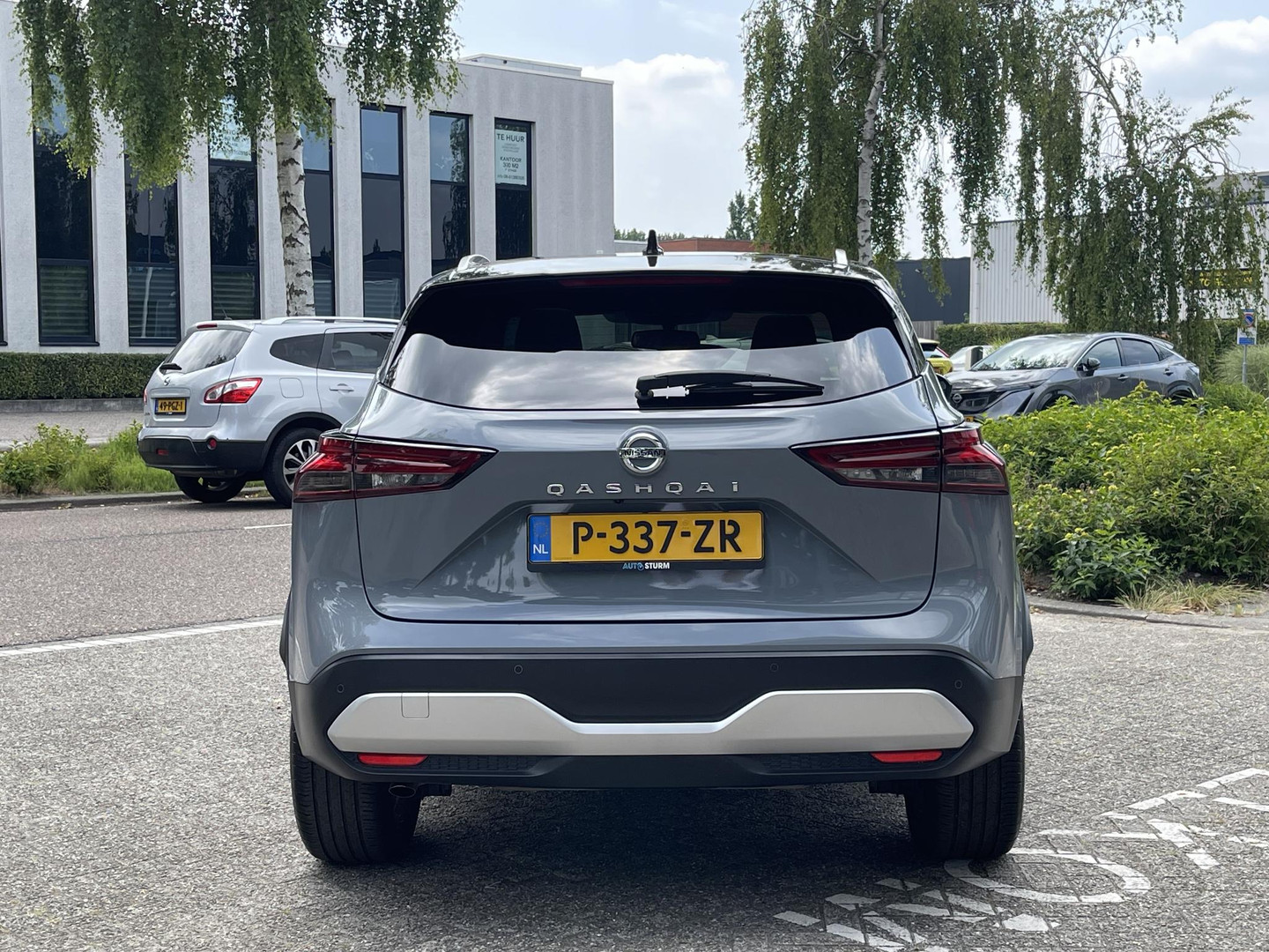 Nissan Nissan