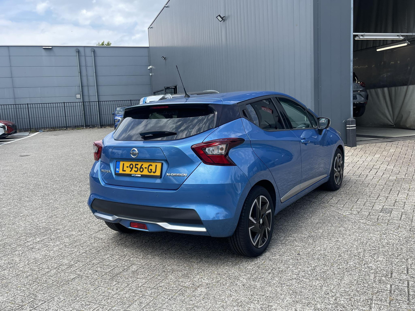 Nissan Nissan
