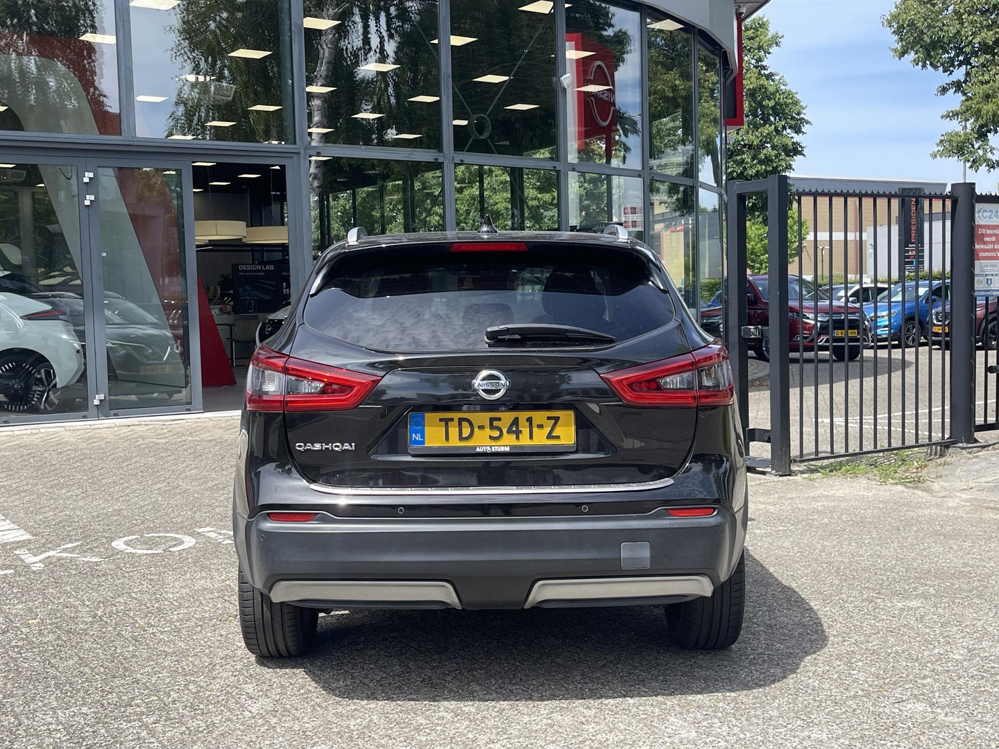 Nissan Nissan