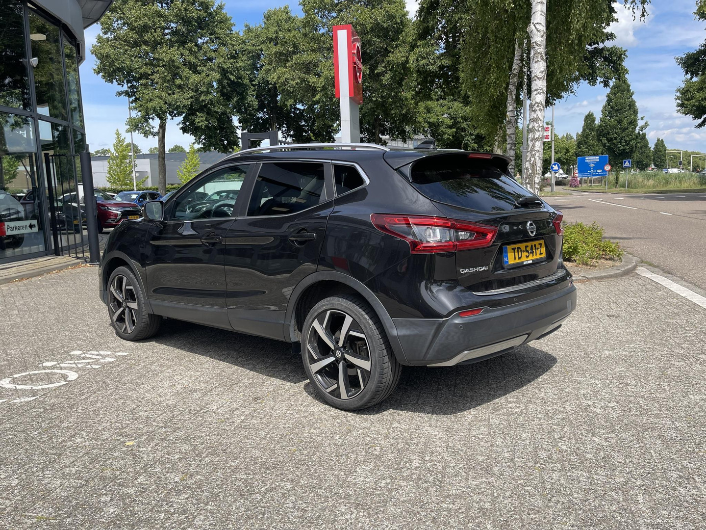 Nissan Nissan