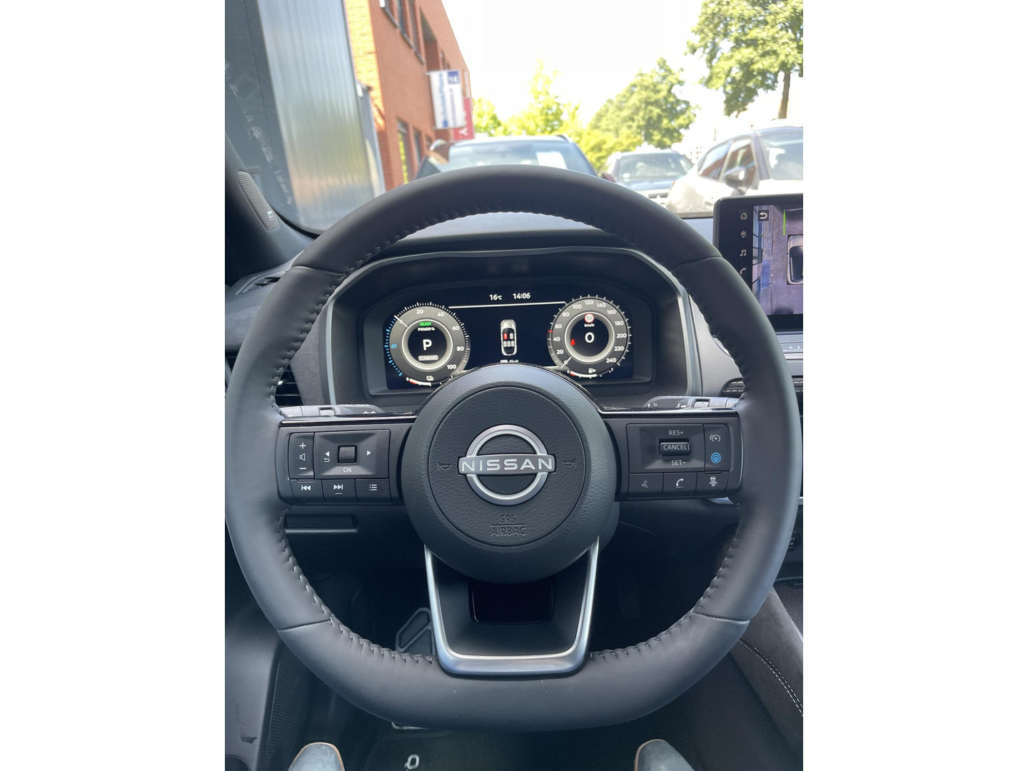 Nissan Nissan