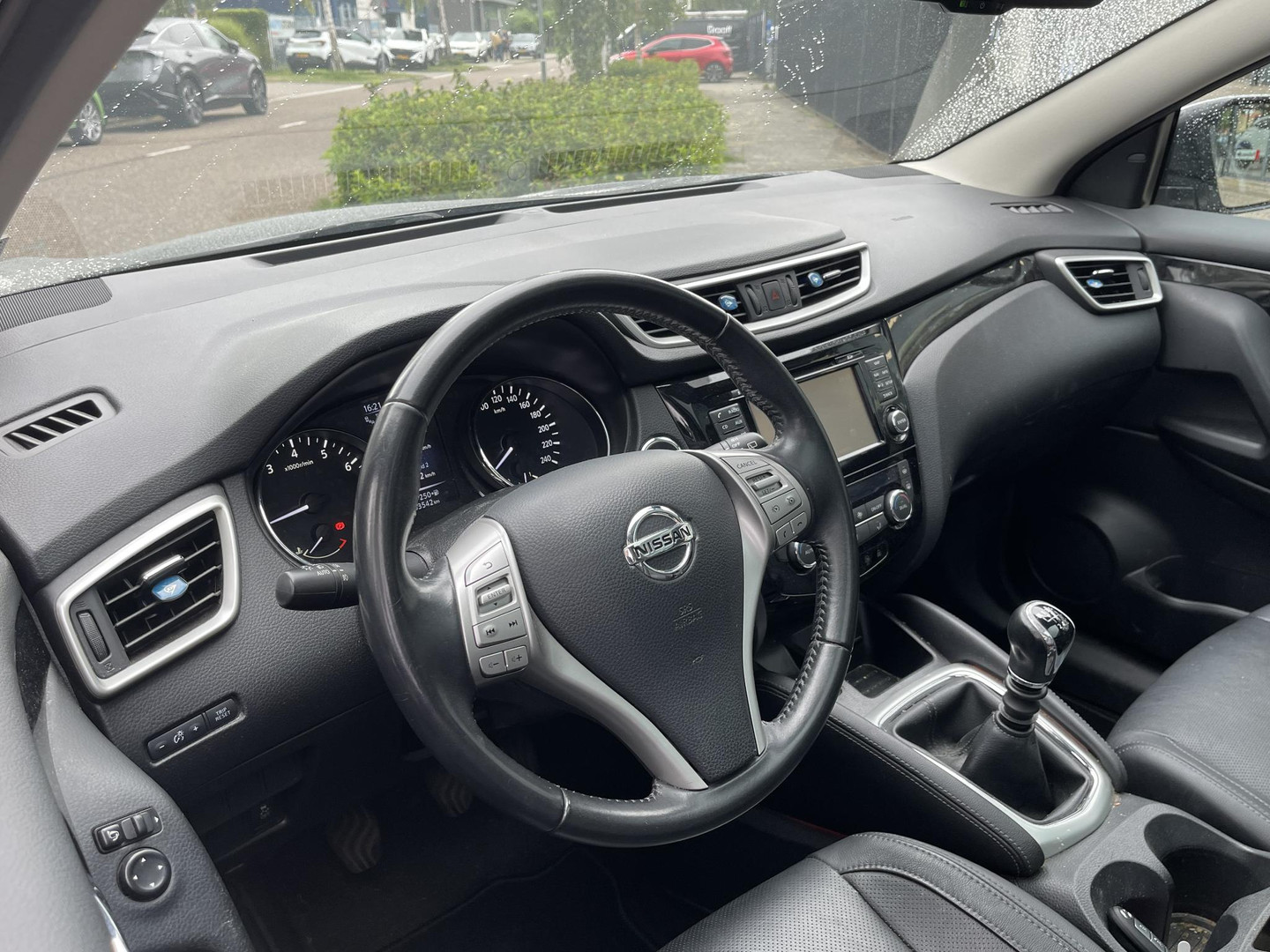 Nissan Nissan