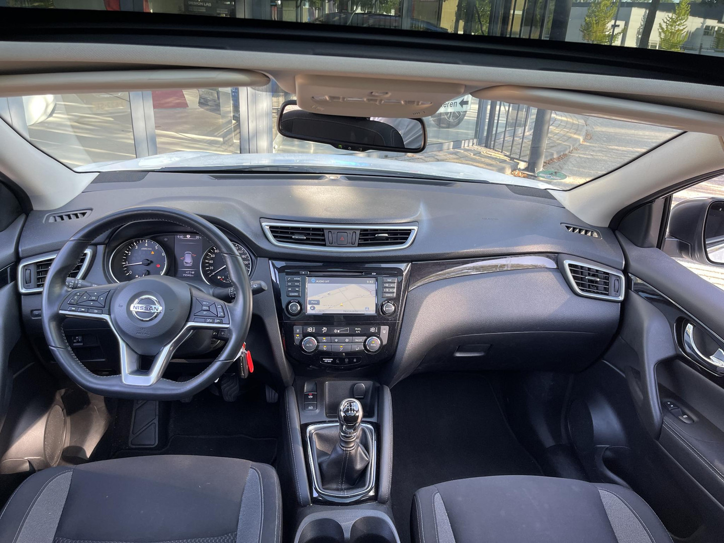 Nissan Nissan