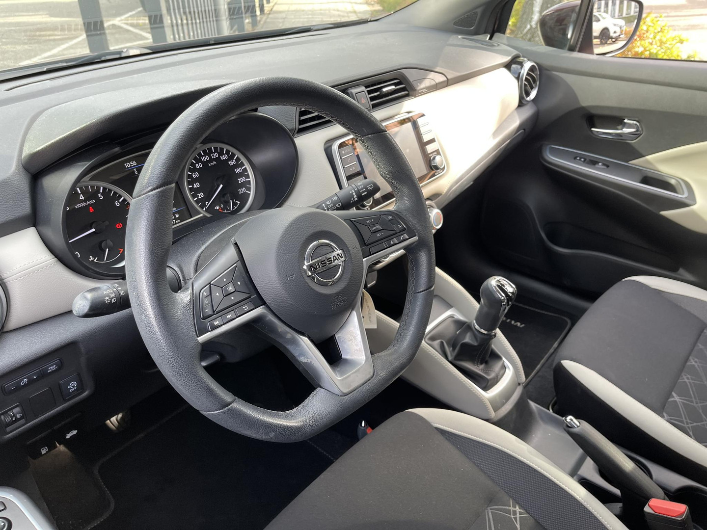Nissan Nissan