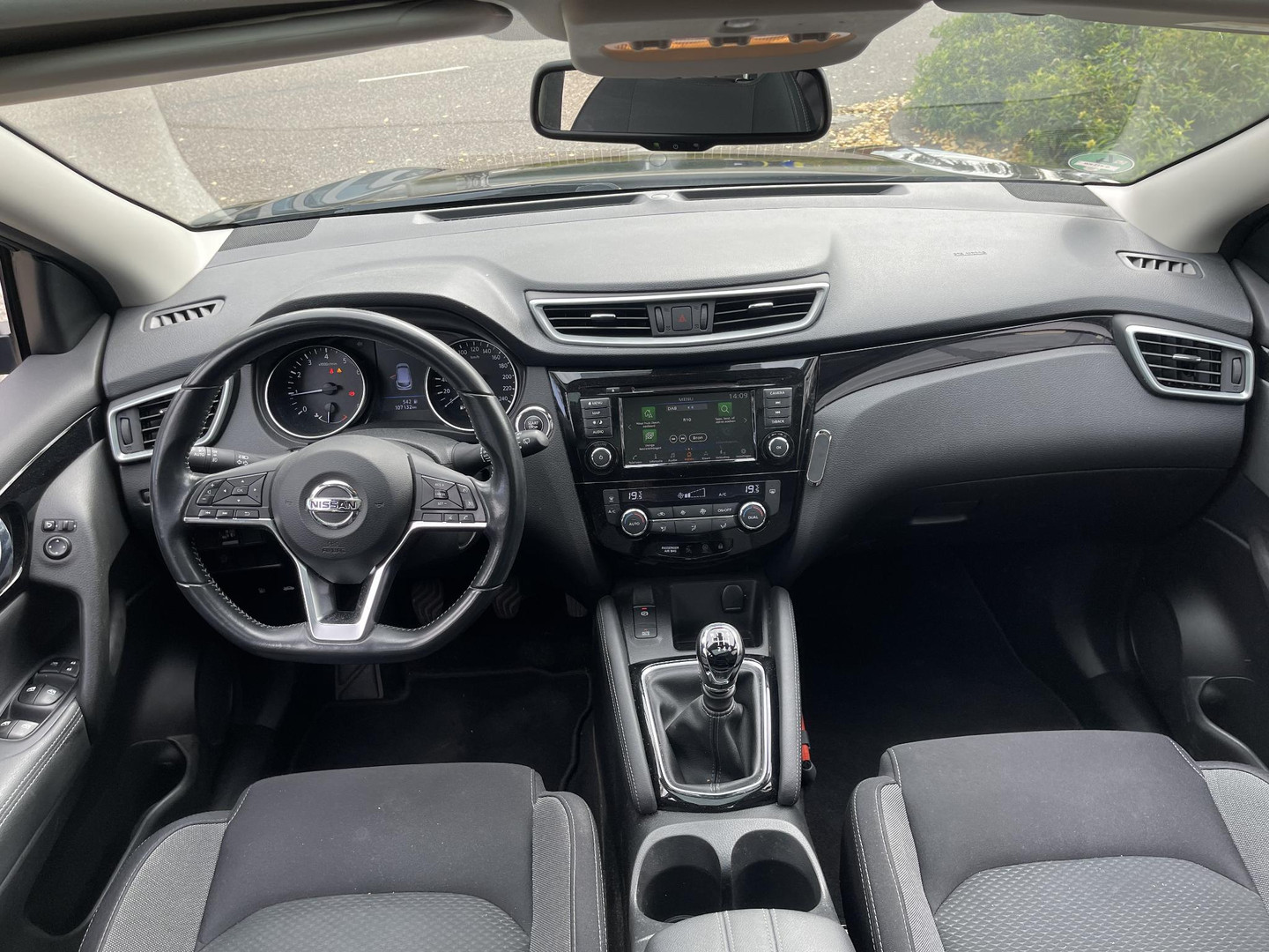 Nissan Nissan