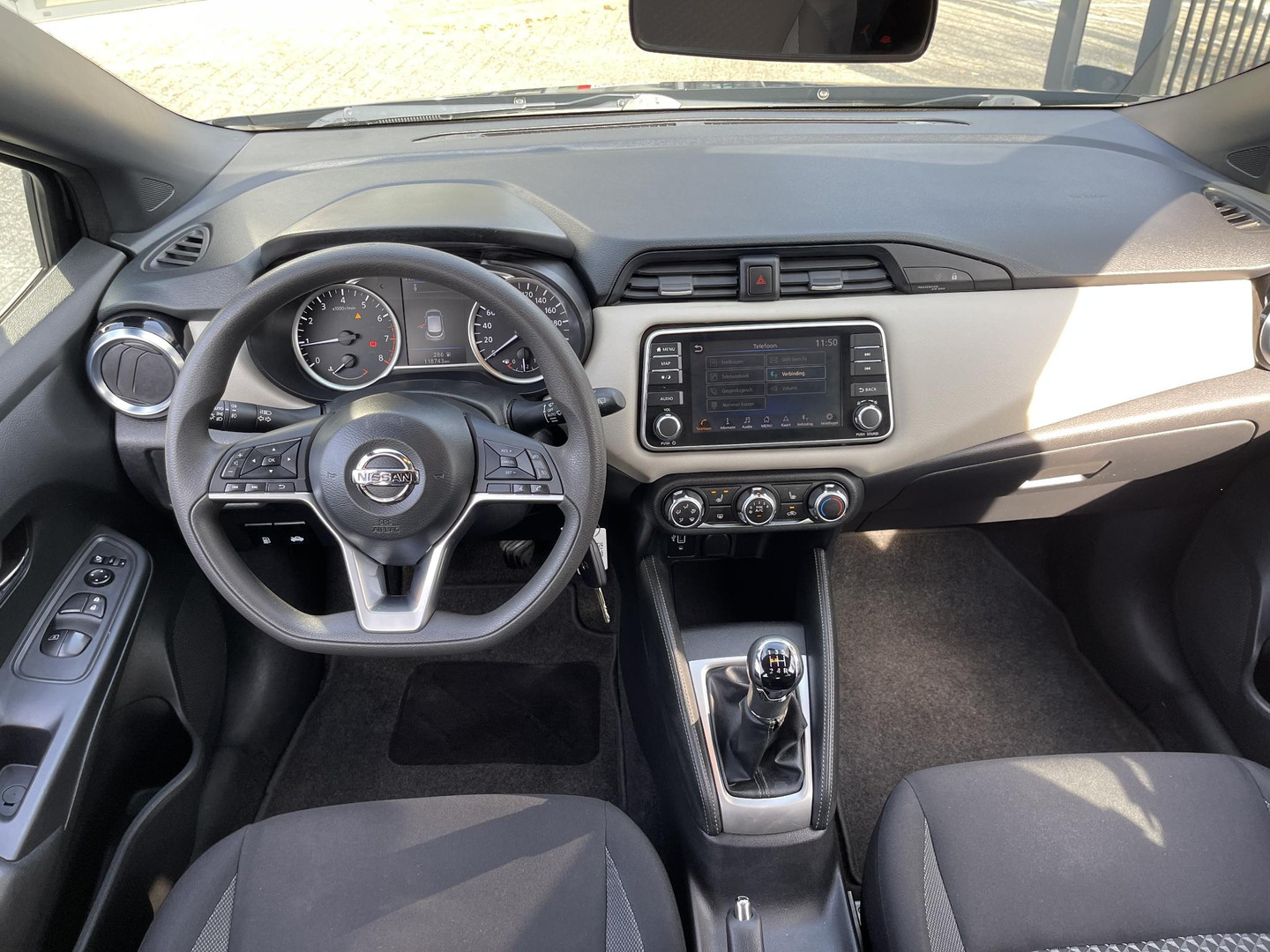 Nissan Nissan