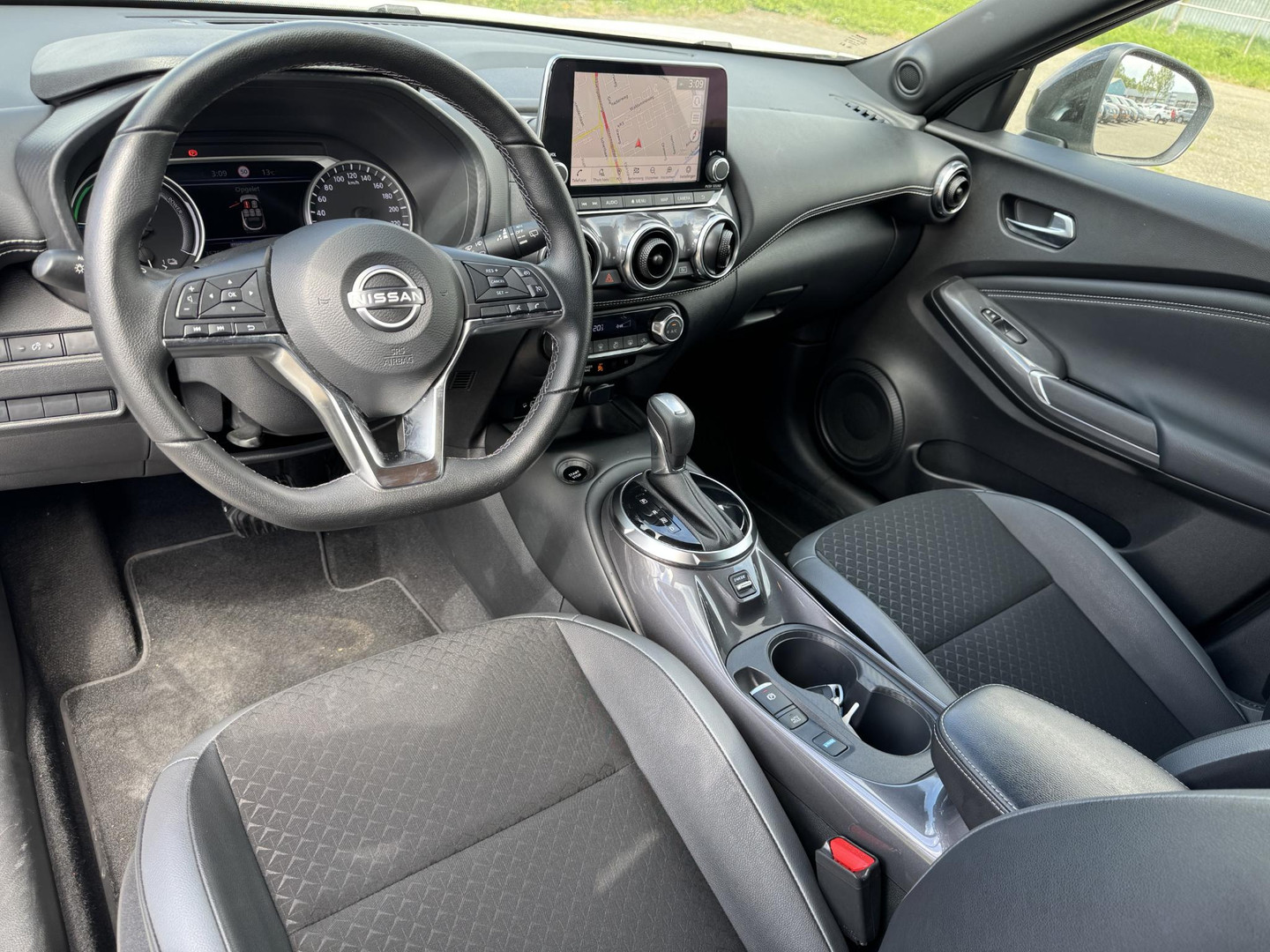 Nissan Nissan