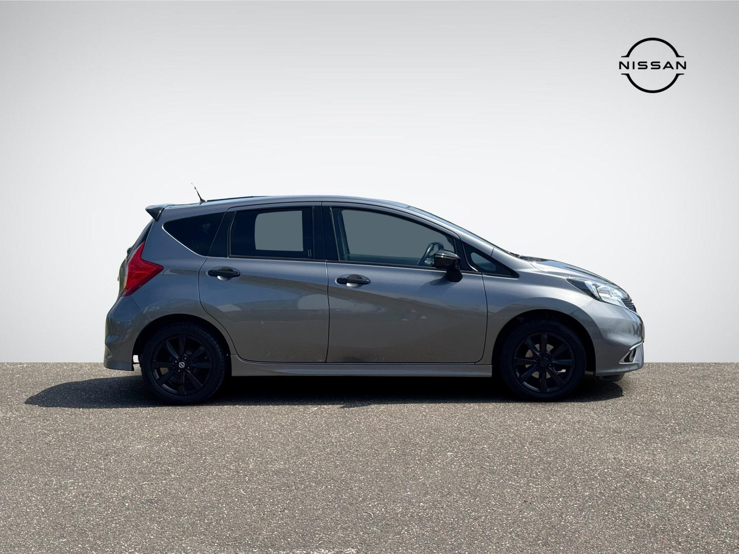 Nissan Nissan