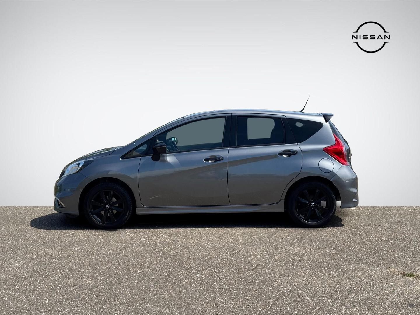 Nissan Nissan
