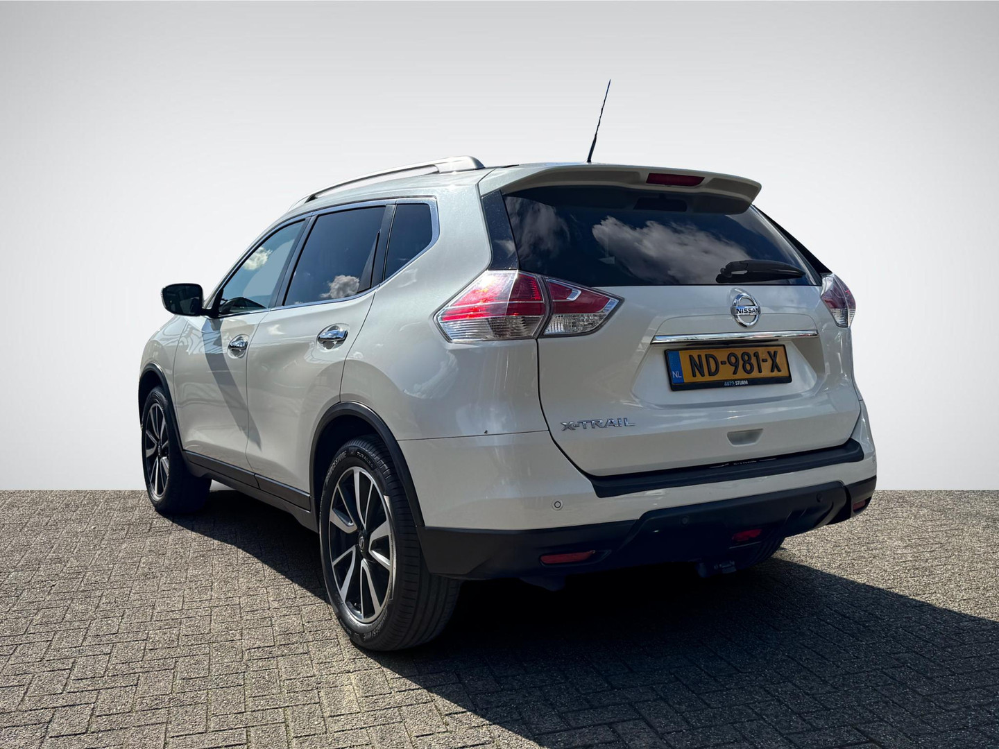 Nissan Nissan