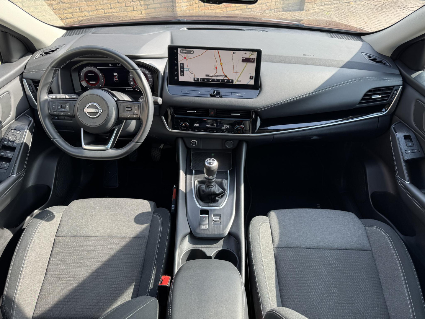 Nissan Nissan