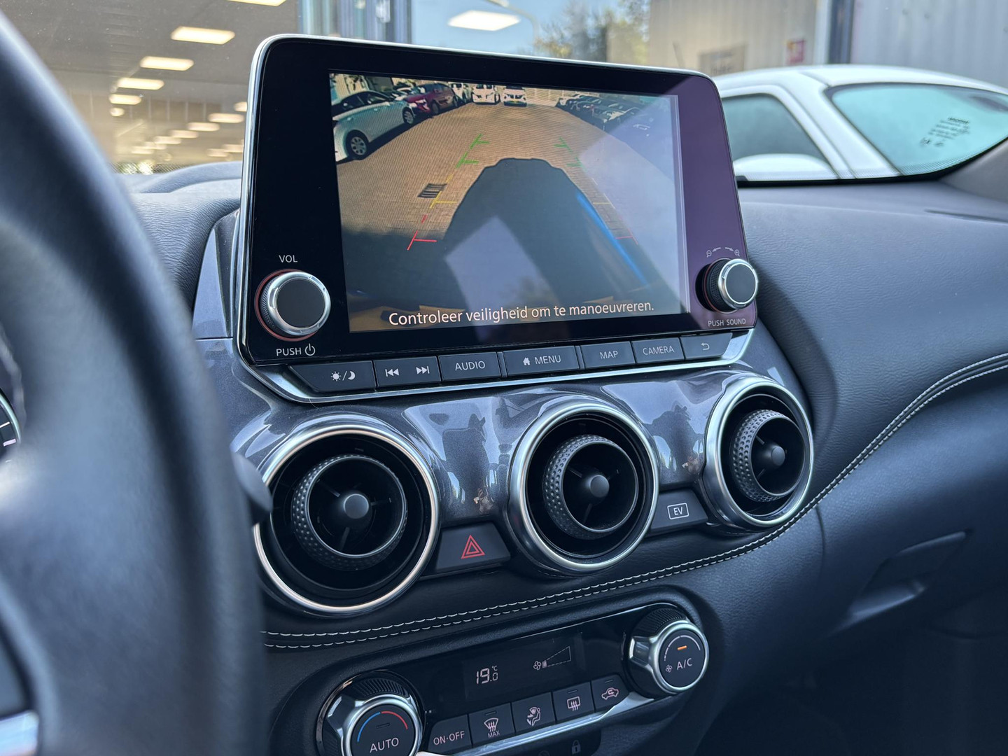 Nissan Nissan