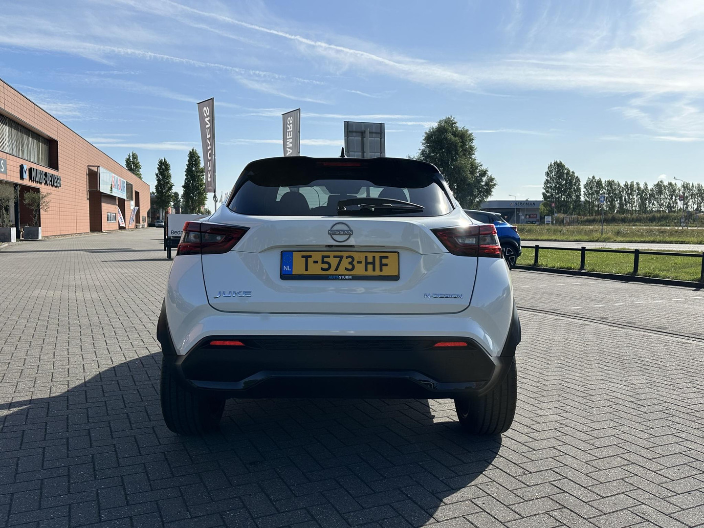 Nissan Nissan