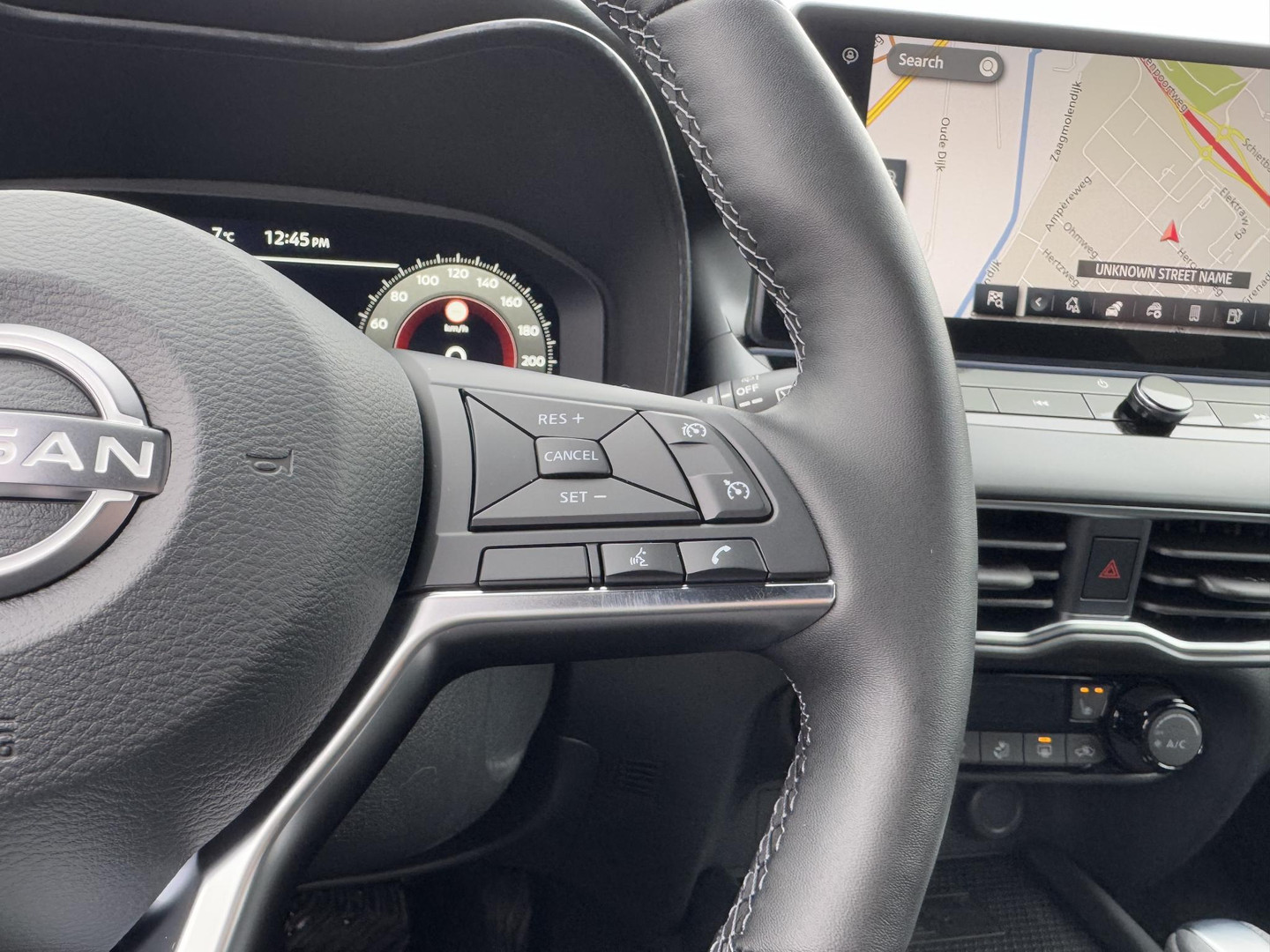 Nissan Nissan