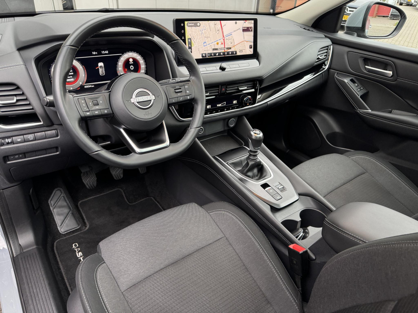 Nissan Nissan