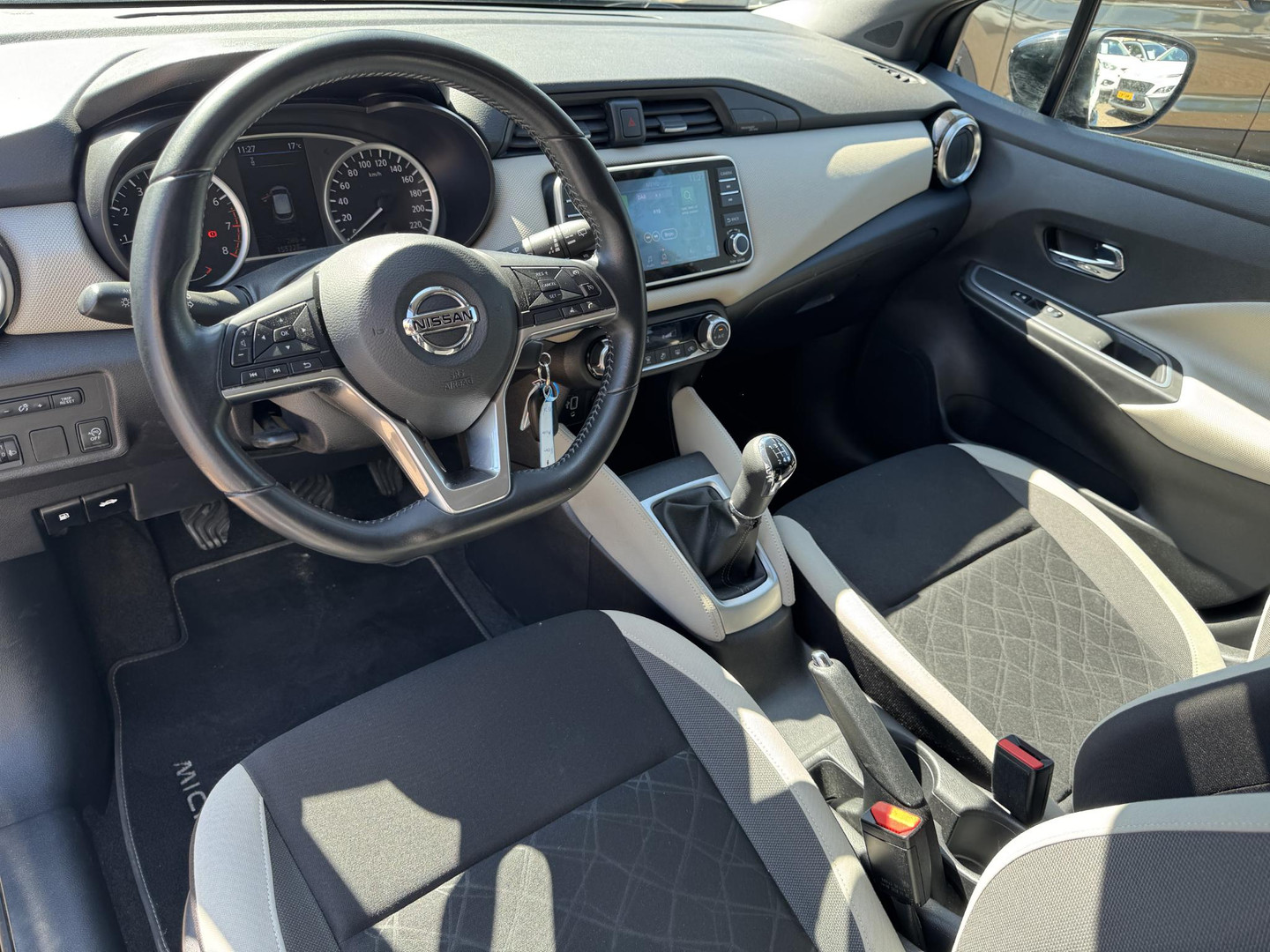 Nissan Nissan