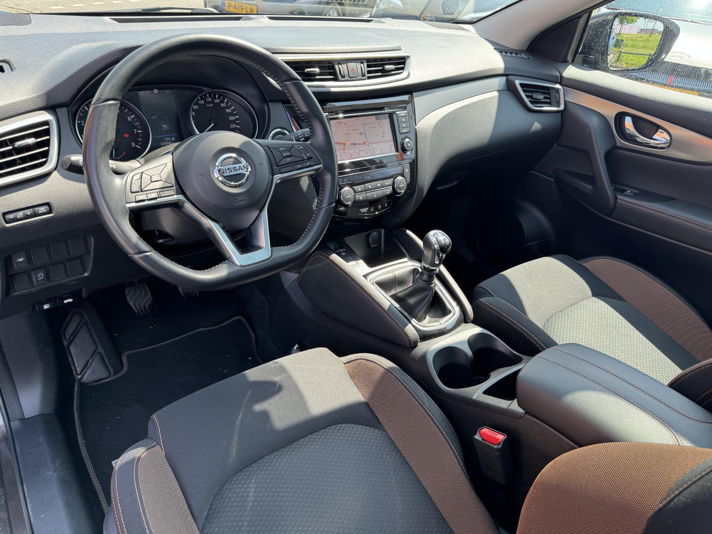 Nissan Nissan