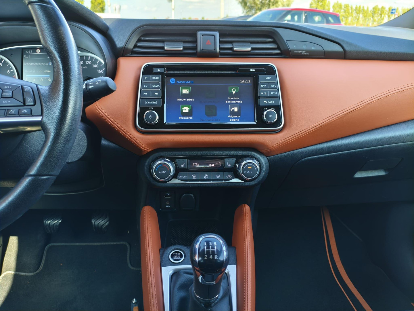 Nissan Nissan