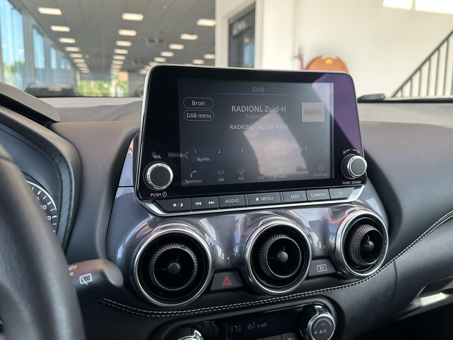 Nissan Nissan