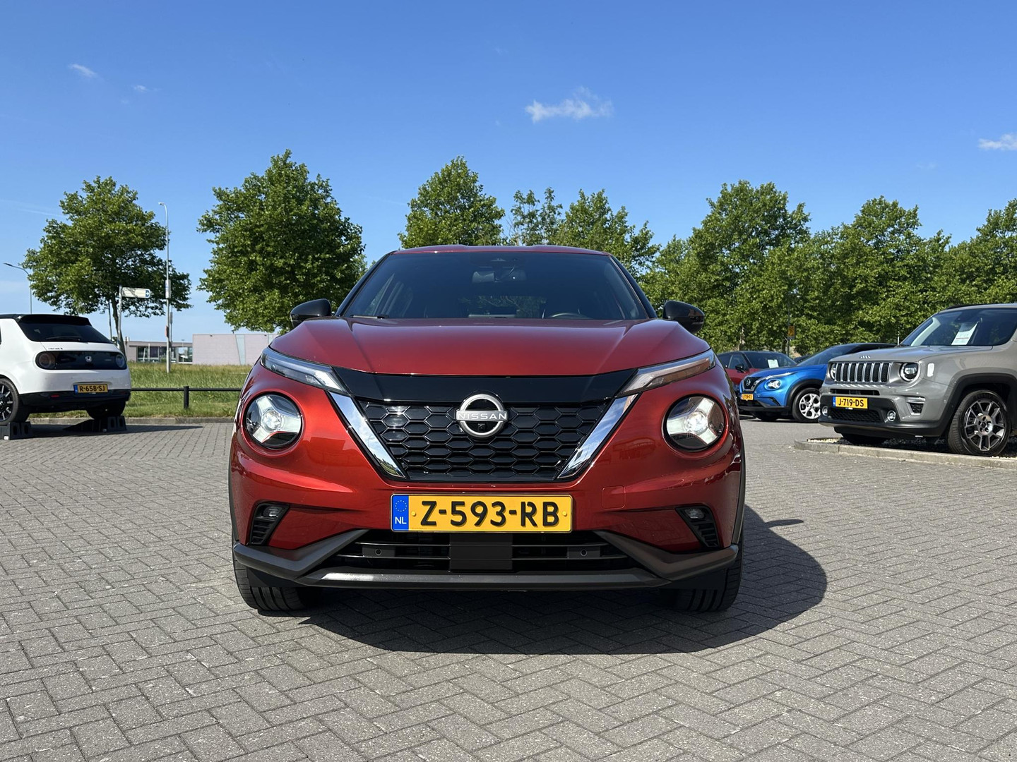 Nissan Nissan