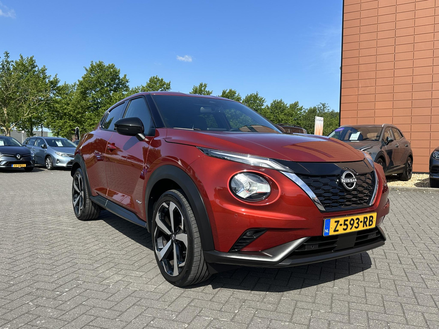 Nissan Nissan