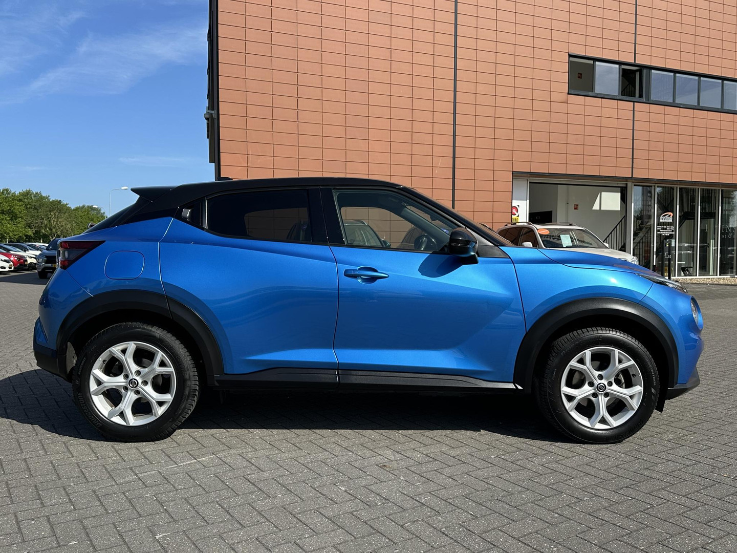 Nissan Nissan