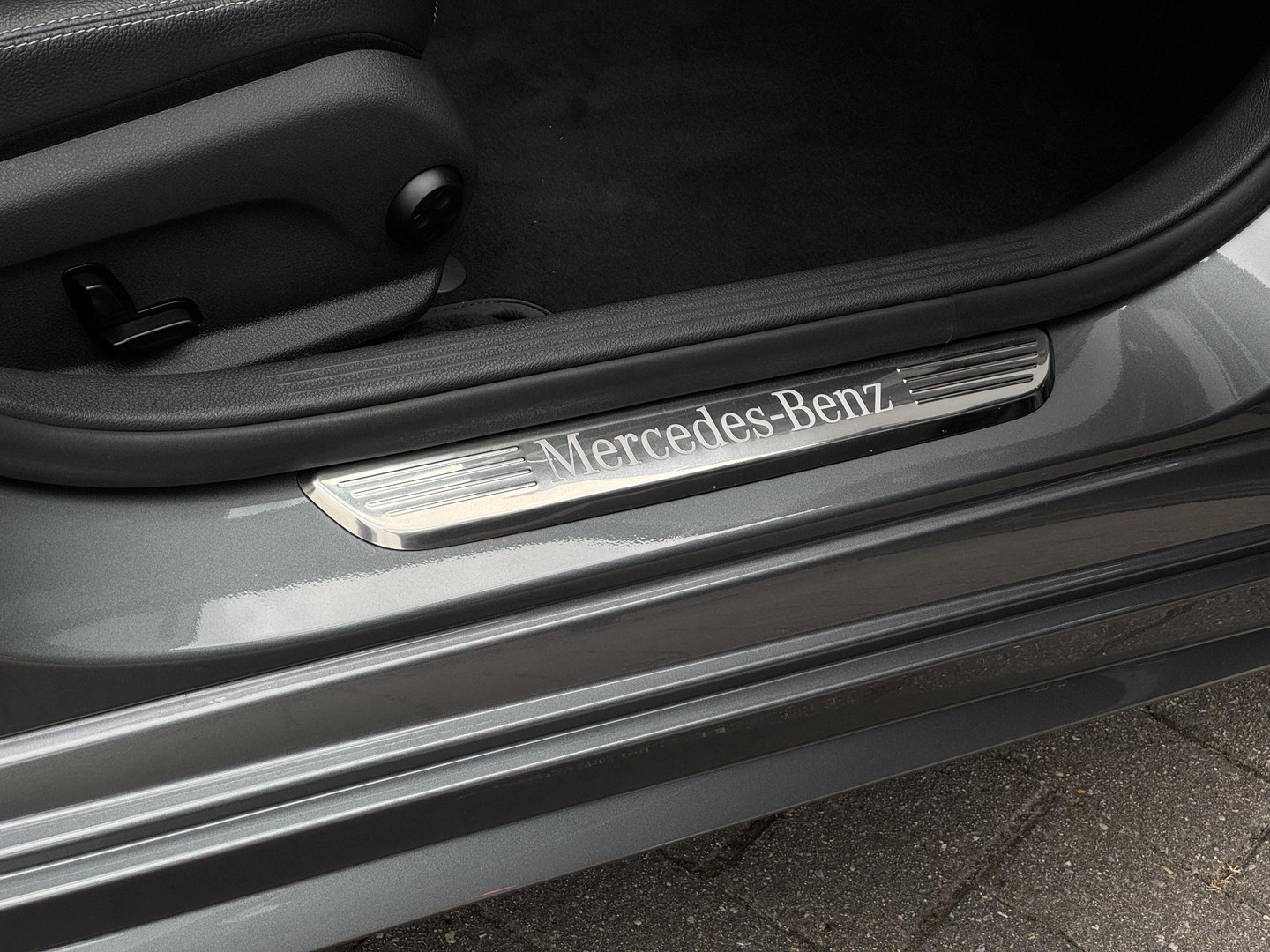 Mercedes-Benz Mercedes-Benz
