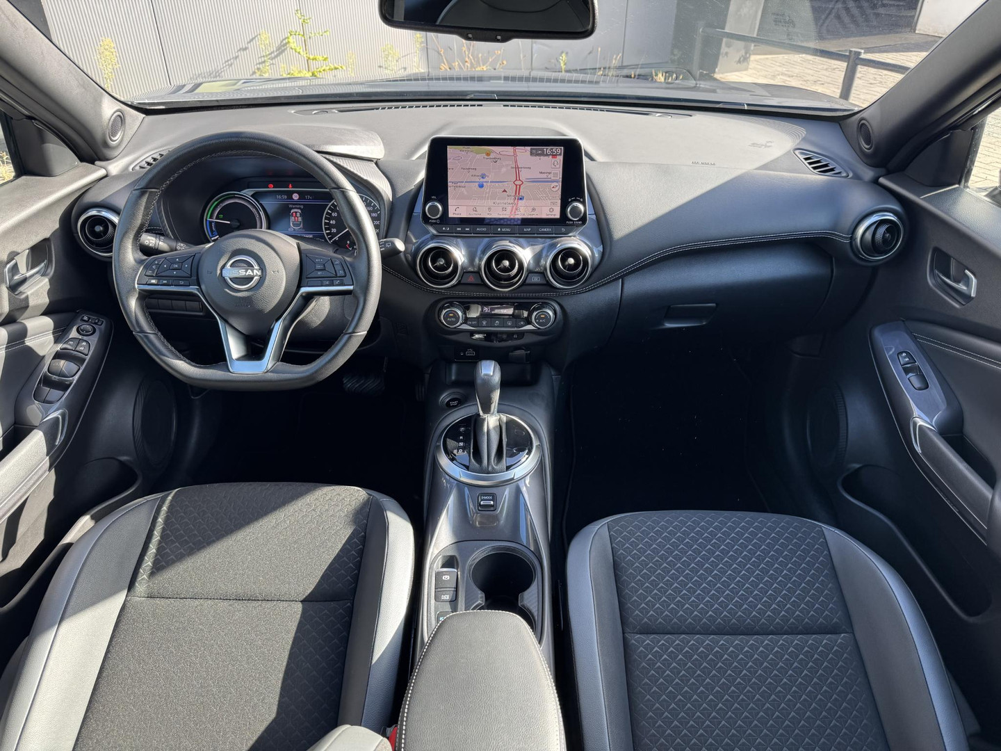 Nissan Nissan