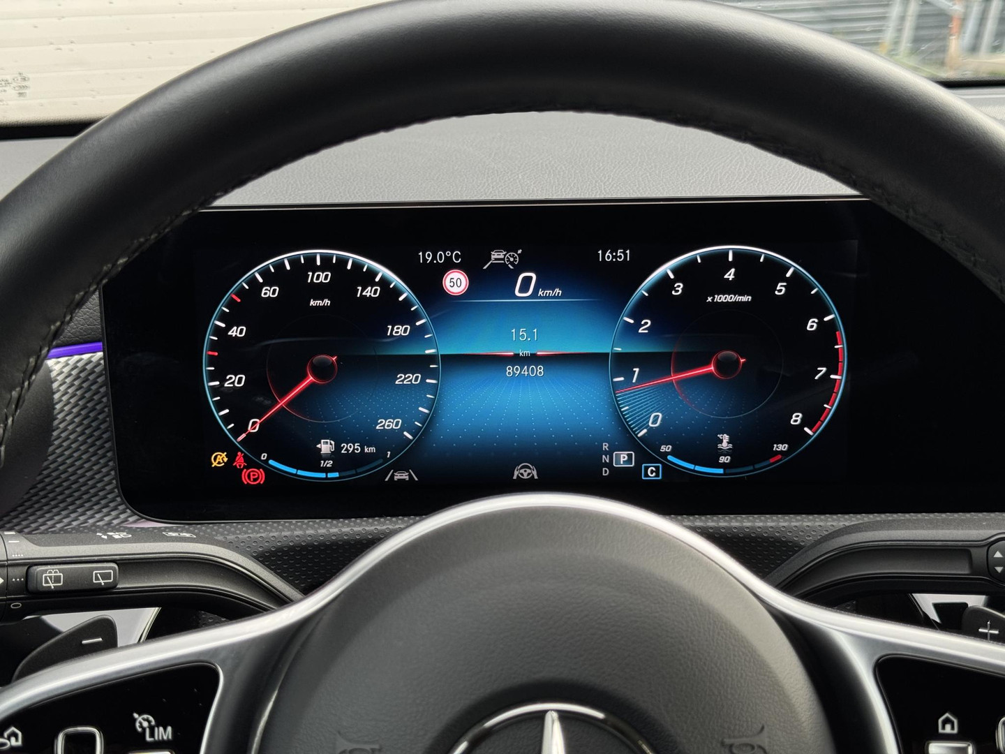 Mercedes-Benz Mercedes-Benz