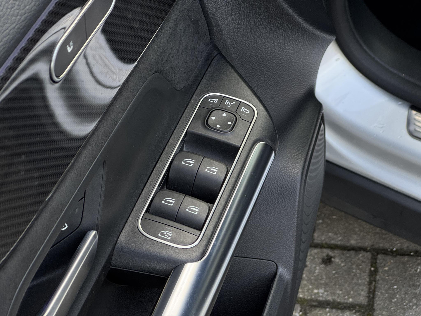 Mercedes-Benz Mercedes-Benz