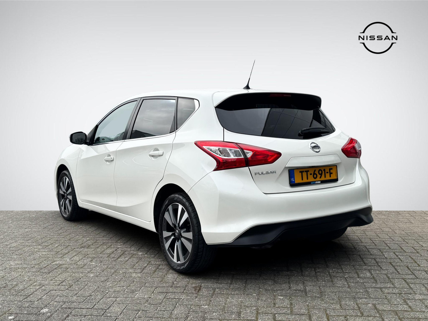 Nissan Nissan