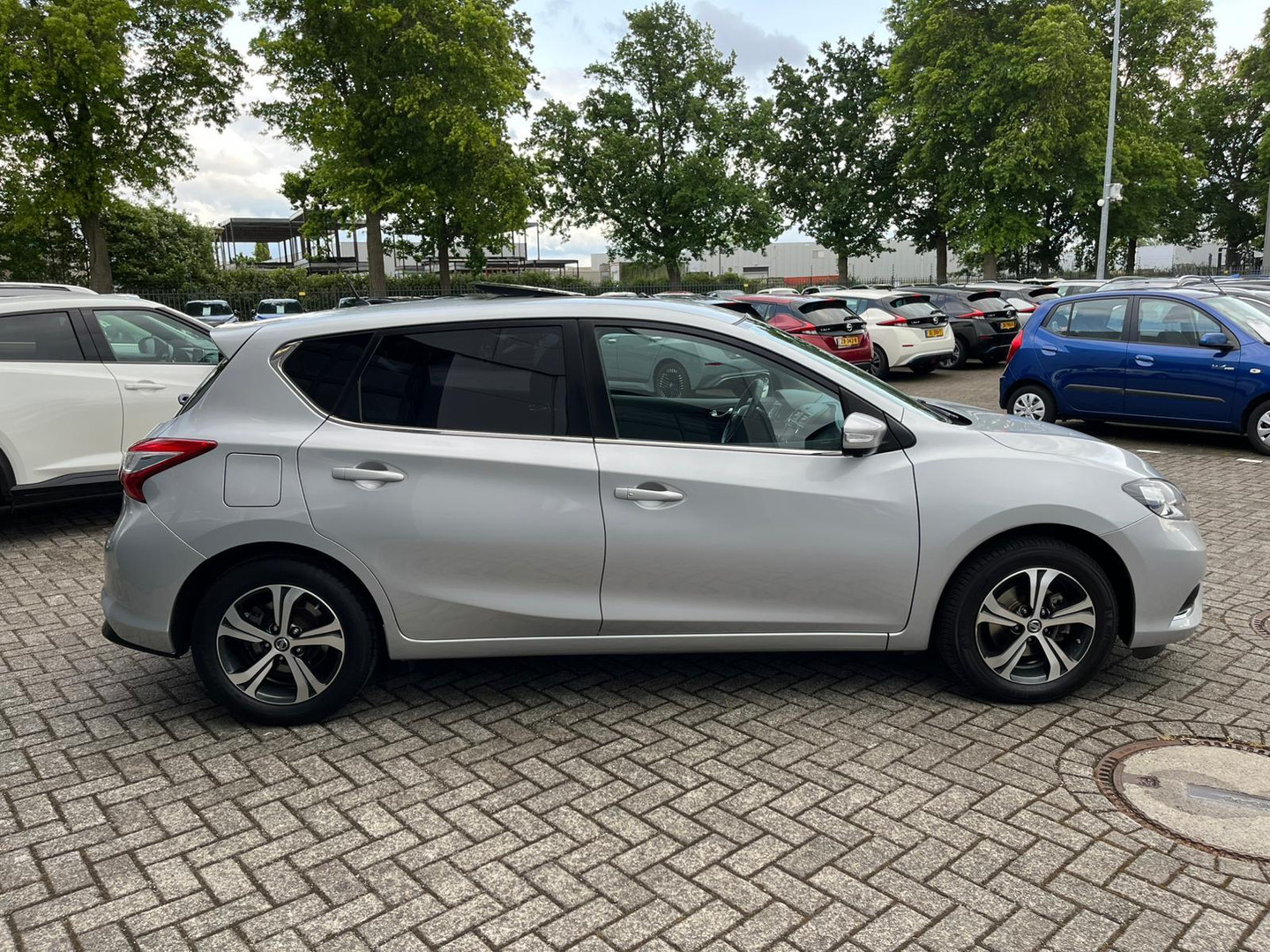 Nissan Nissan