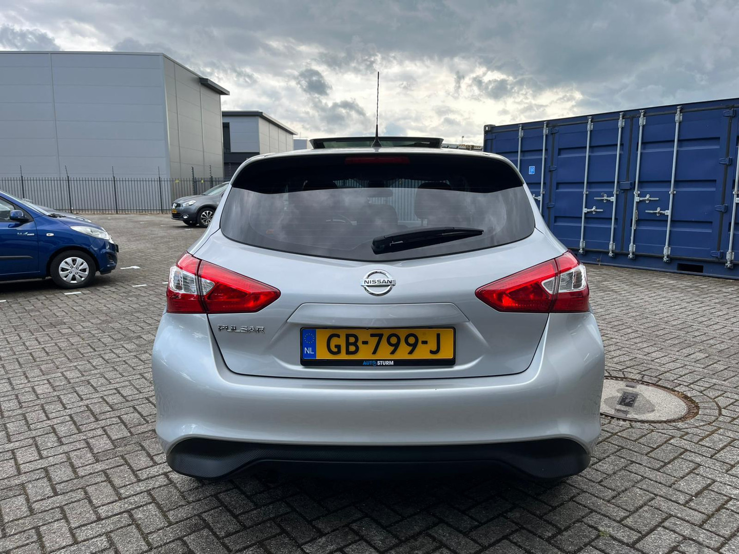 Nissan Nissan