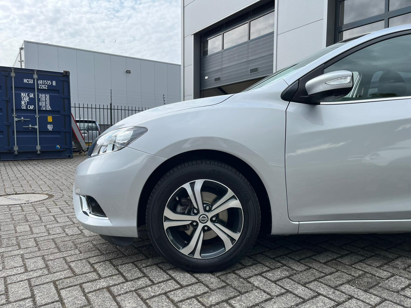 Nissan Nissan