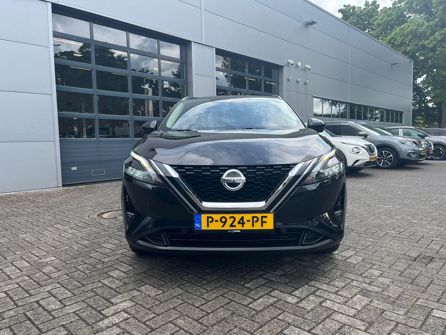 Nissan Nissan