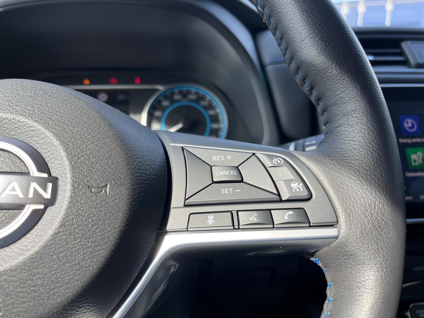 Nissan Nissan